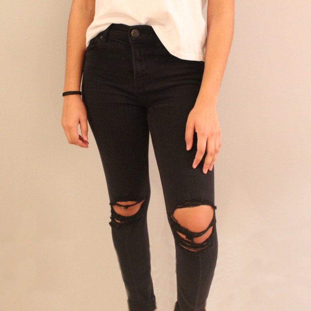 🚆EXPRESS🚆 Black Ripped Knee High Rise Jeans - Picture 1 of 3